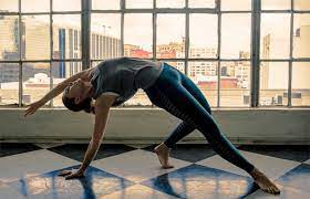 Lauren Eckstrom Yoga – Yoga for Strength [2016]